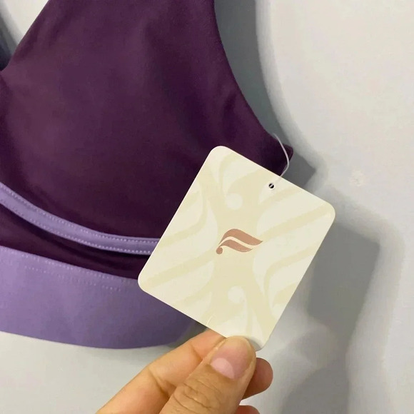 💚 NWTs Fabletics - purple two tone sports bra - size small - Picture 3 of 7